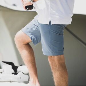 Fish Hippie Co. Performance Drift Outdoor Fishing Blue 8” Shorts Men’s Size 44